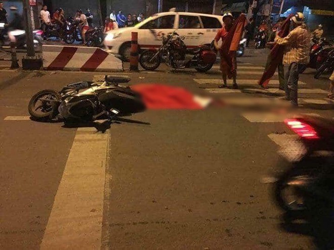Tai nạn ngã ra đường lúc đi "bão" ở Sài Gòn, nam thanh niên 24 tuổi bị xe tải cán tử vong