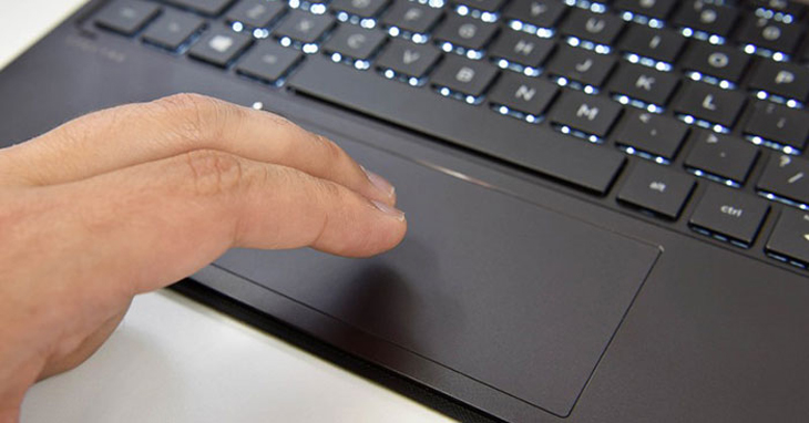 Kiểm tra độ nhạy và chính xác của touchpad bằng cách rê, click chuột