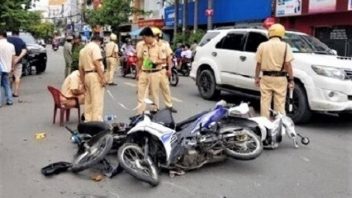 mơ ngã xe máy đánh con gì